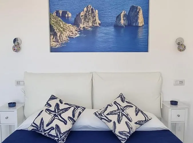 Regina di Capri - Romy Blu -